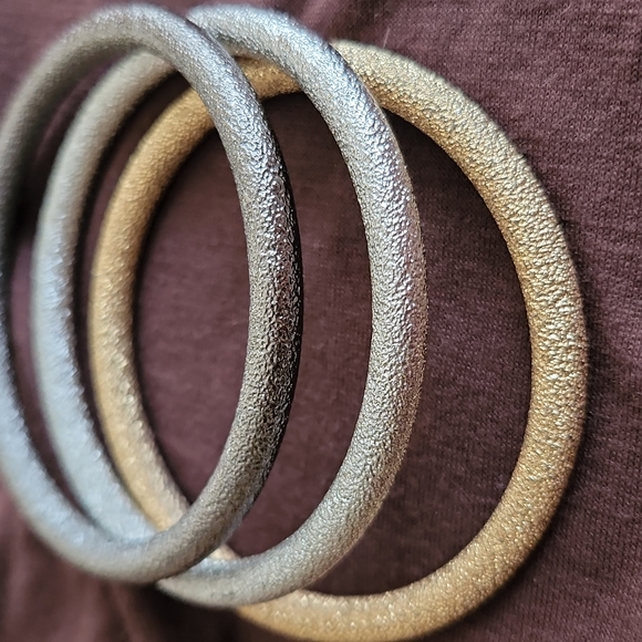 Bangle bracelets - Picture 2 of 4